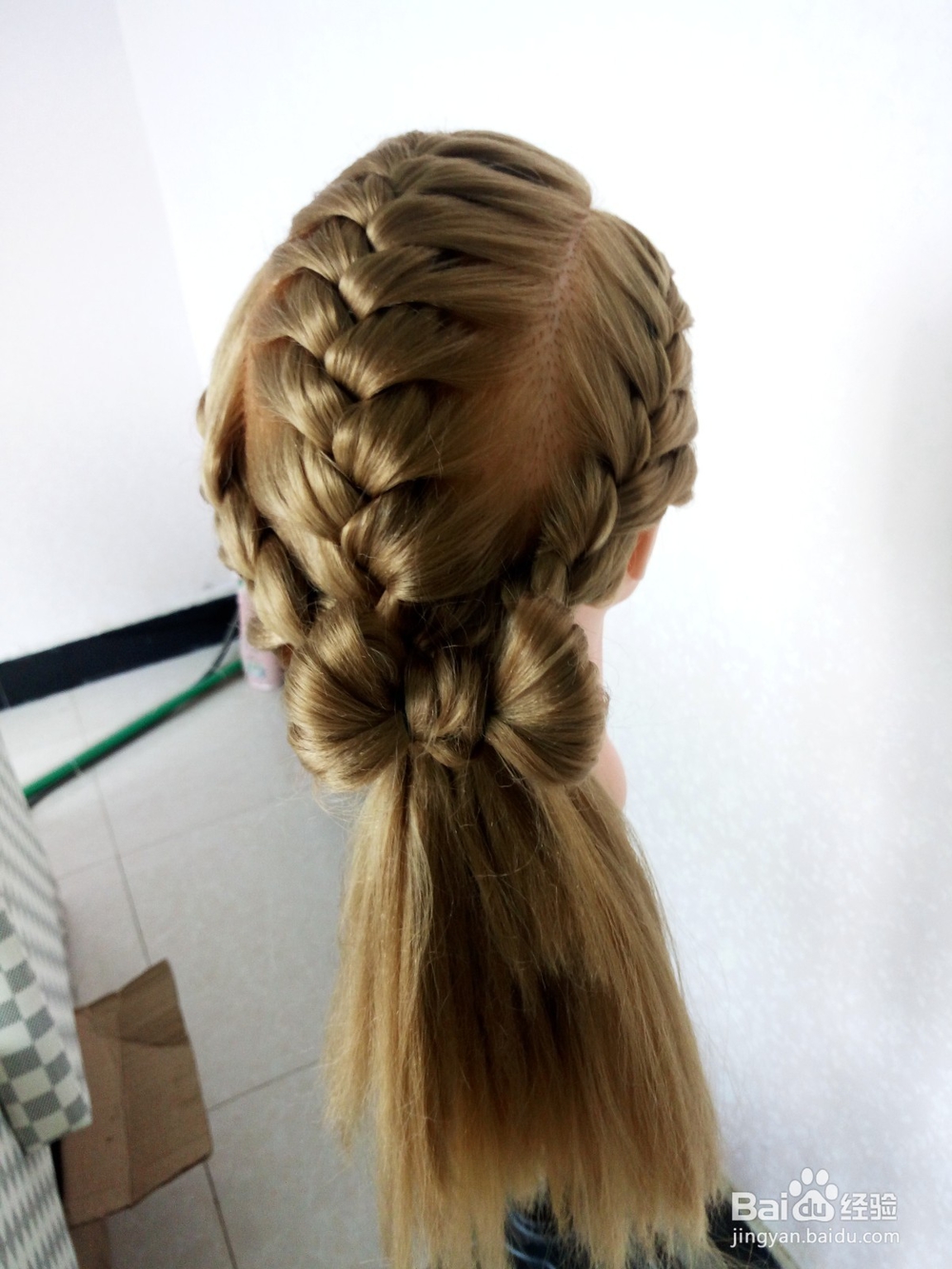 短发怎么扎简单好看