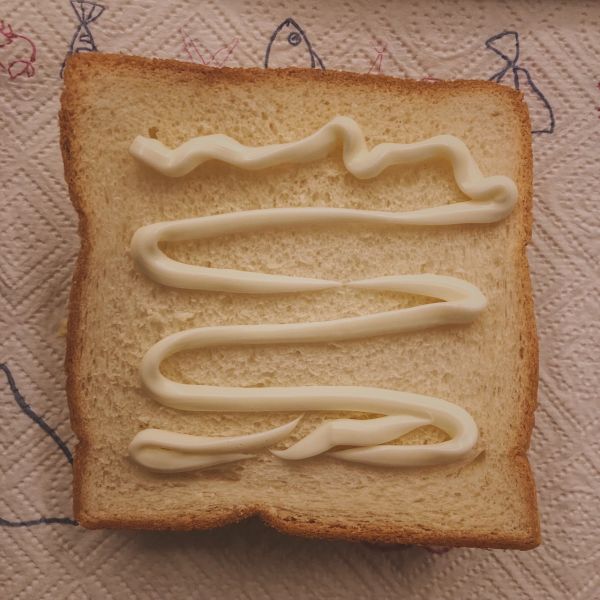 鸡蛋火腿番茄三明治