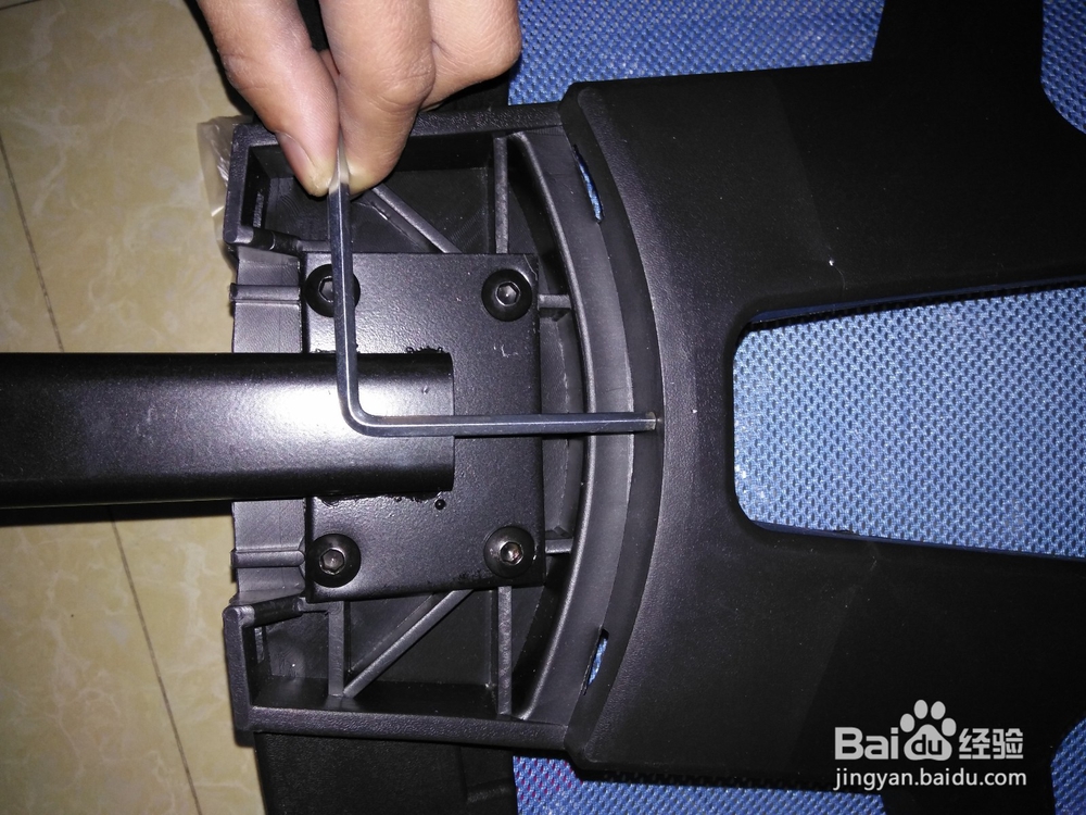 如何安装便携式电脑椅子