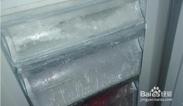 冰箱上的霜块如何快速除掉？