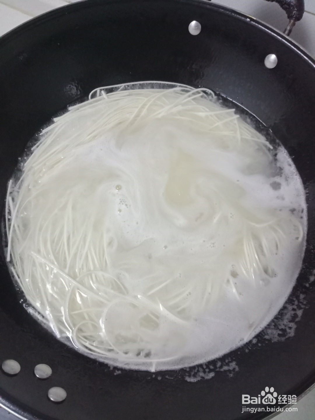 分享瘦肉鸡蛋青菜面的做法