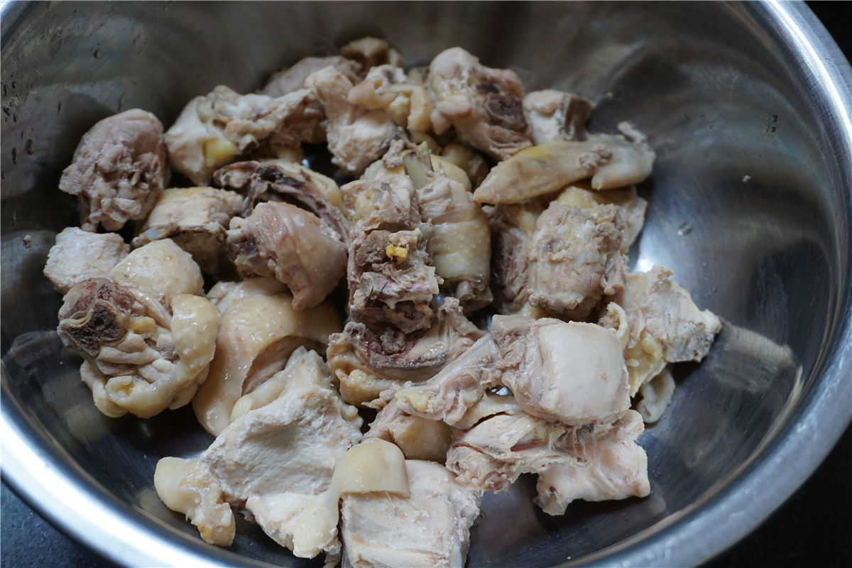 只需两种调味料,就可以做出如此美味的麻辣干锅鸡