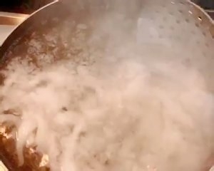 食补养生芹菜墨鱼的做法