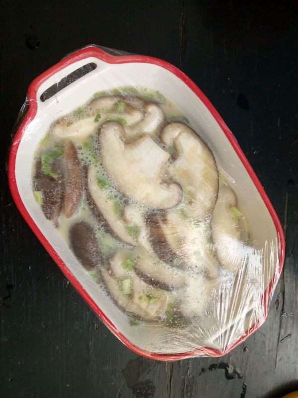 香菇香菜蒸蛋羹