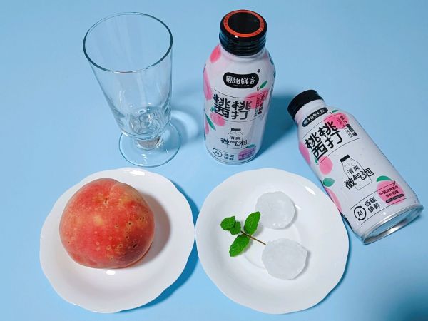 桃桃西打气泡水