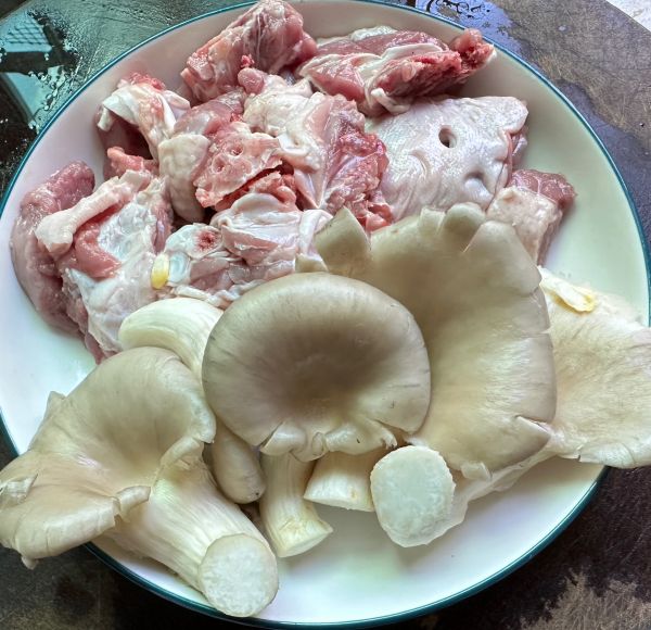 老祖宗相传食疗药膳玉米煲鸭