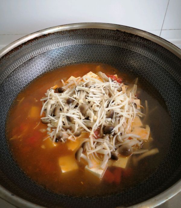 鲍汁海参菌菇豆腐浓汤