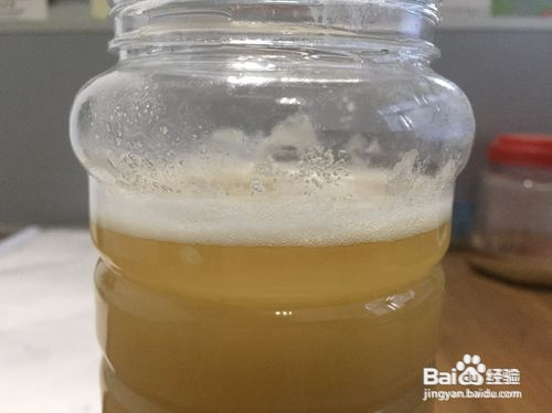 蜂蜜表面有一层白色泡沫且有酸味是什么情况