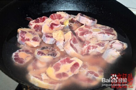 年夜美食:红烧牛尾
