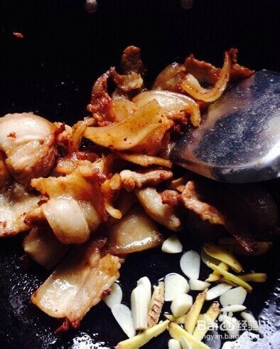 私房菜茶树菇爆炒五花肉