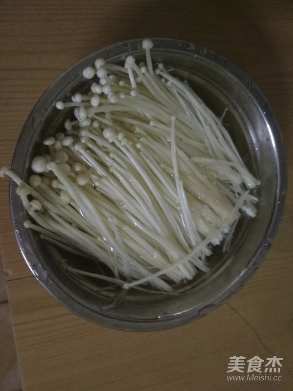 金针菇炒南瓜蔓