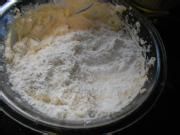 芝麻小酥饼详细的制作方法