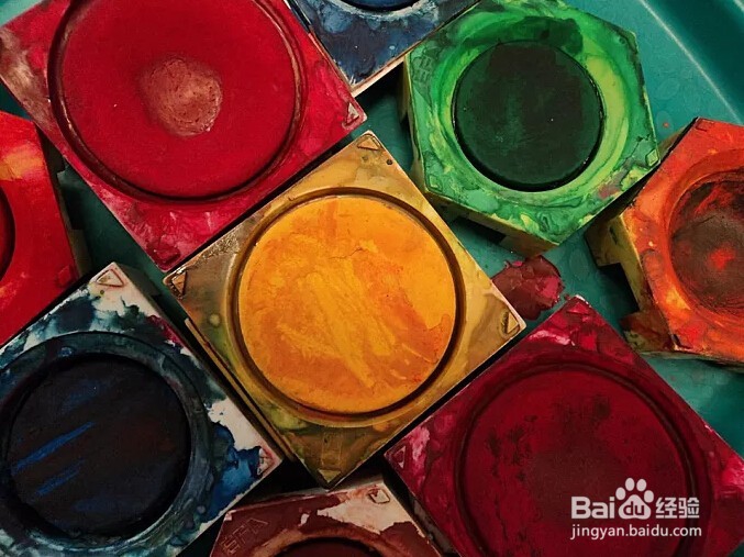 孩子画画时爱用的色彩，代表他们不同的性格