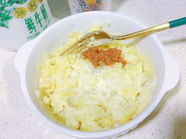 超香土豆金枪鱼烤鸡蛋