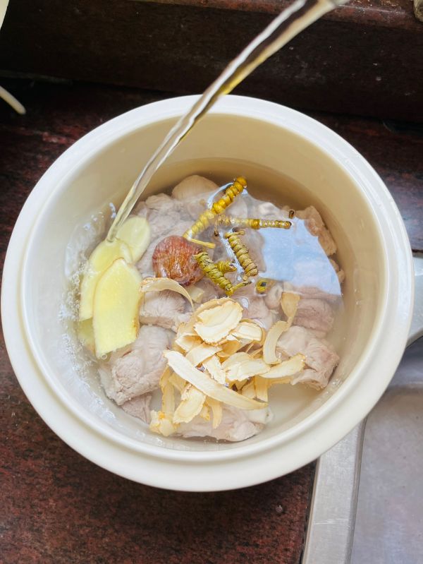 石斛西洋参瘦肉汤