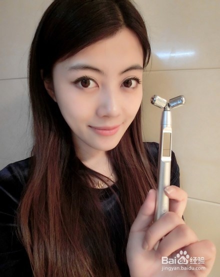 太阳能瘦脸美容棒的使用方法