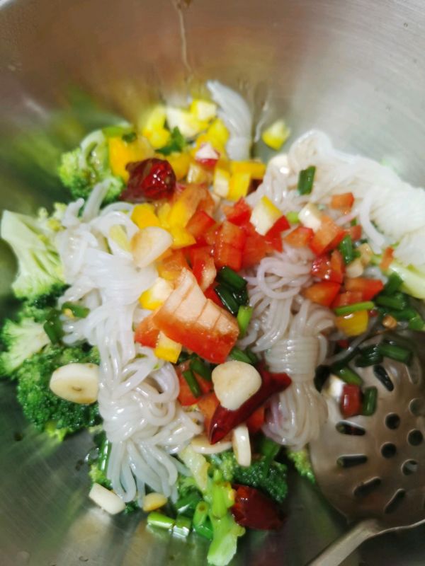 凉拌西兰花魔芋丝