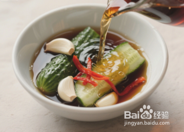 如何制作酱黄瓜?