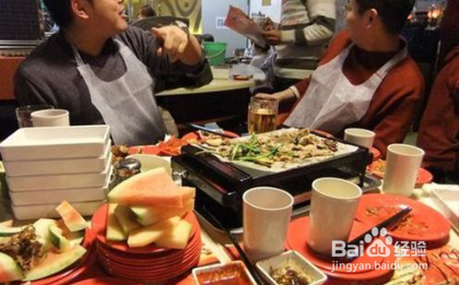 饭店吃出头发怎么处理