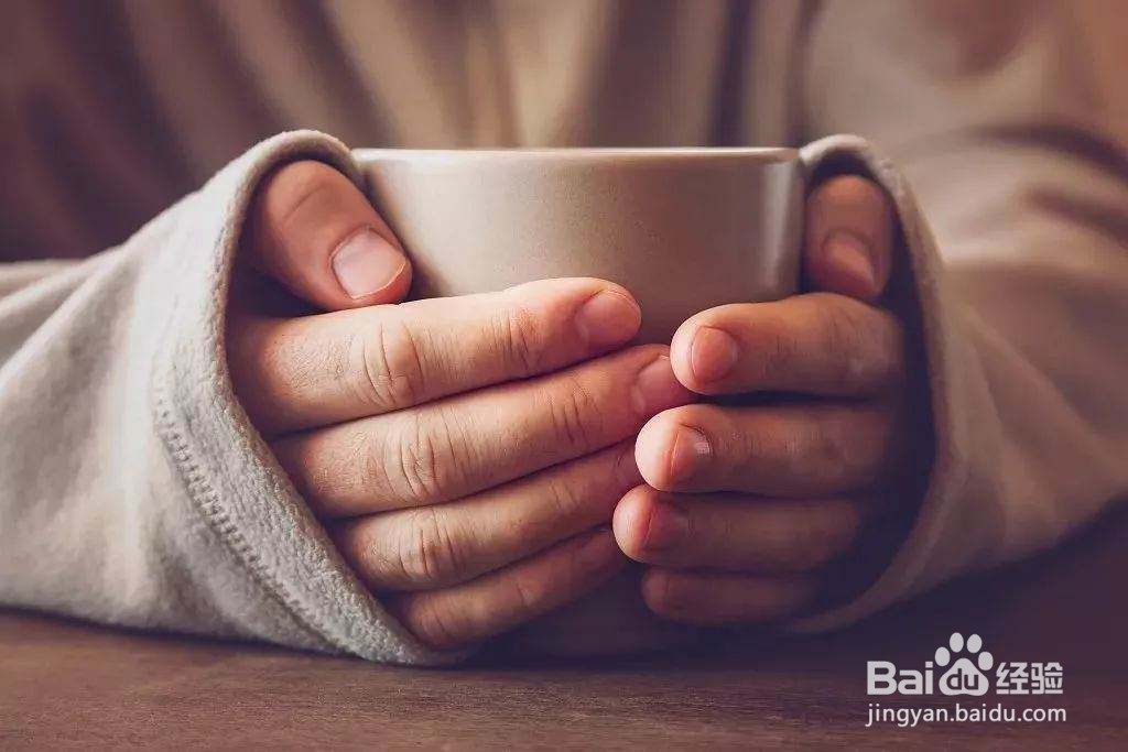 冬天手脚冰凉的原因 冬天手脚冰冷怎么调理?