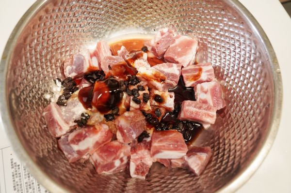 广式芋头豆豉蒸排骨