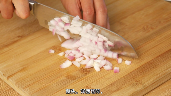 柠檬蒜香薄盐煎三文鱼