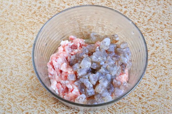 肉三鲜燕麦饺子