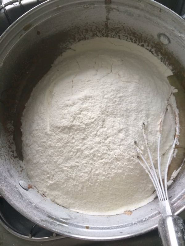 广式蛋黄莲蓉月饼