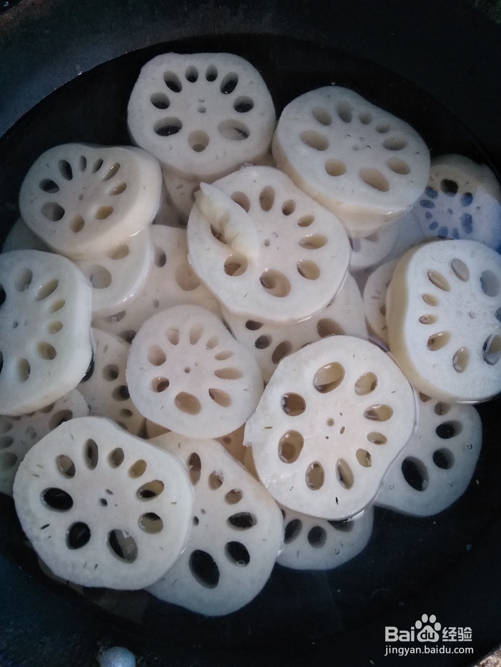 简单的腊肉煲莲藕
