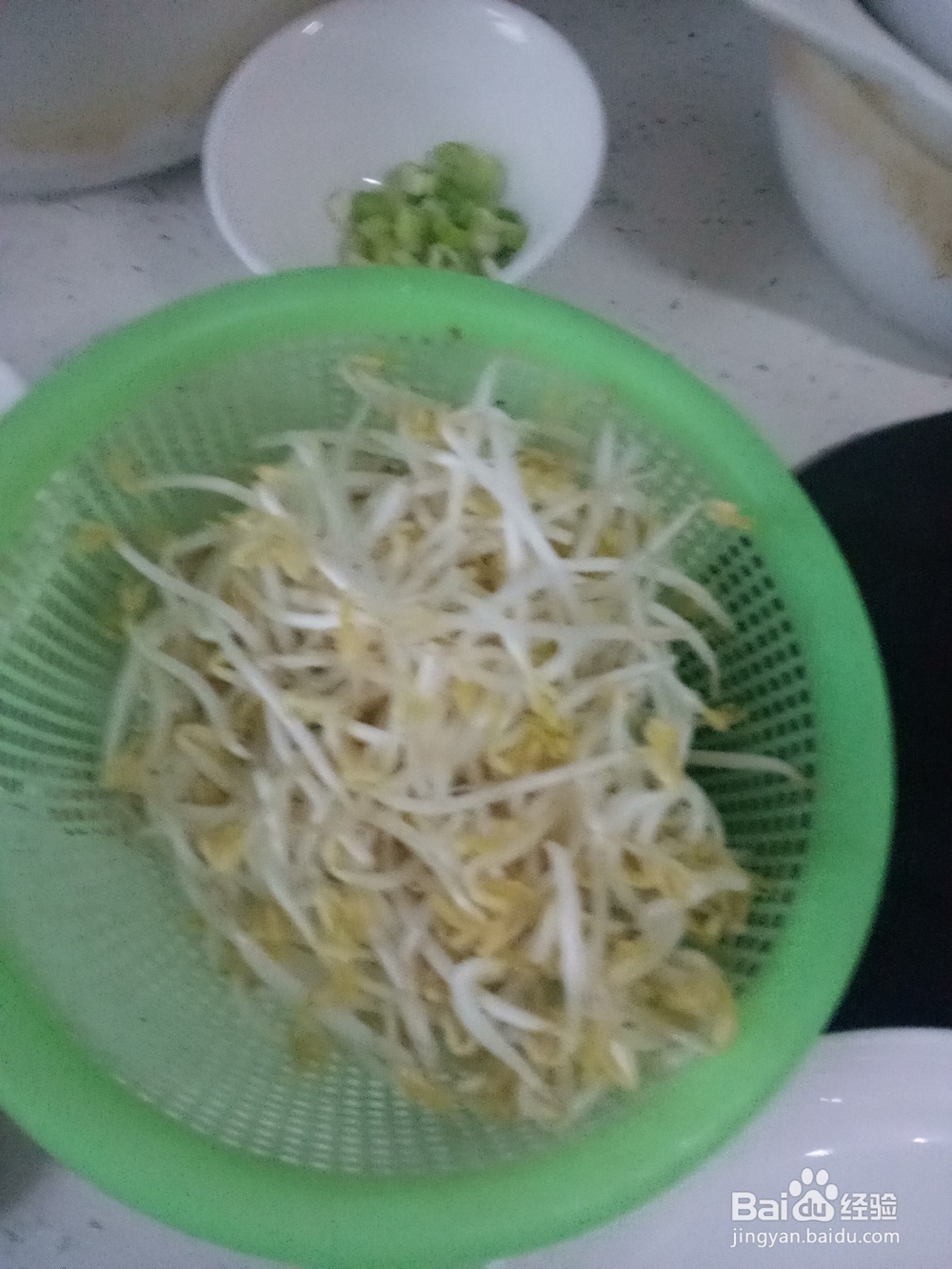 绿豆芽炒芹菜