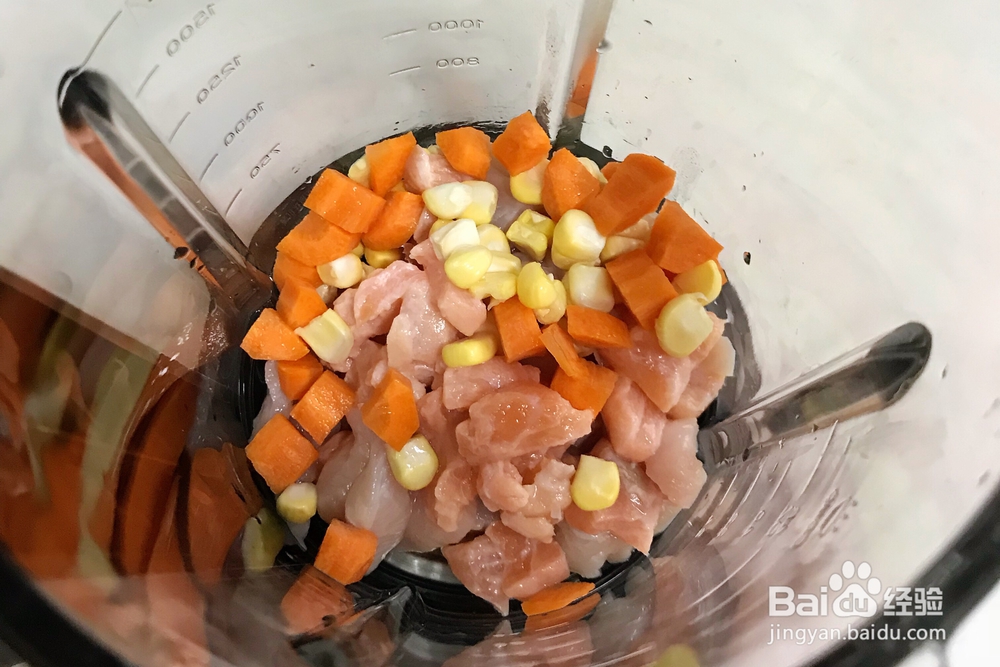 怎么做鸡胸肉三文鱼肠（宝宝辅食）？