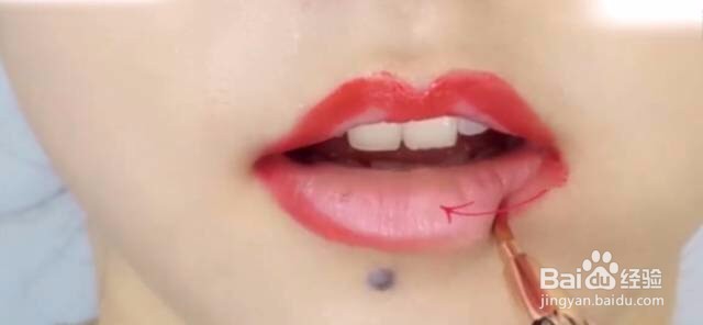 自贡玲丽彩妆教大家如何用一支口红化出八种唇妆