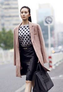 刘诗诗异国街拍女人魅力无限