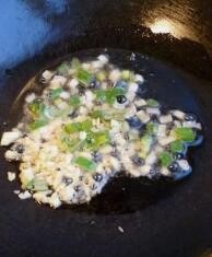 排骨炖玉米豆角的做法