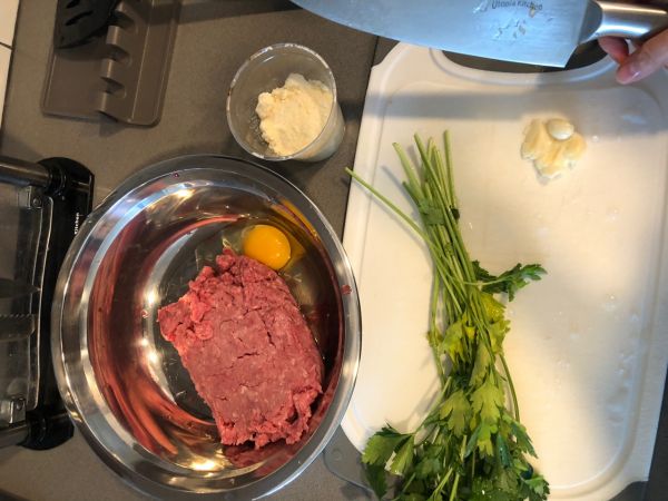时蔬烩香菜牛肉丸