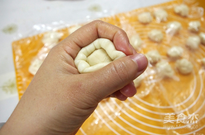蛋黄酥的家常做法