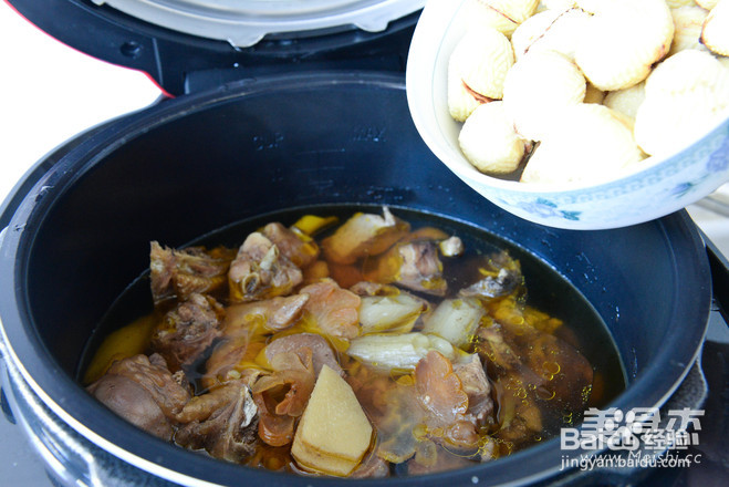 苏泊尔栗子炖笨鸡