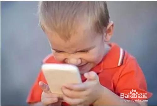<b>孩子看手机的几个危害</b>