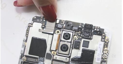 手机总是自己乱跳怎么办