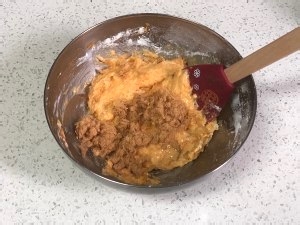 怎么做美味的南瓜肉松蒸蛋糕