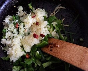 如何制作椒盐蒜蓉基围虾