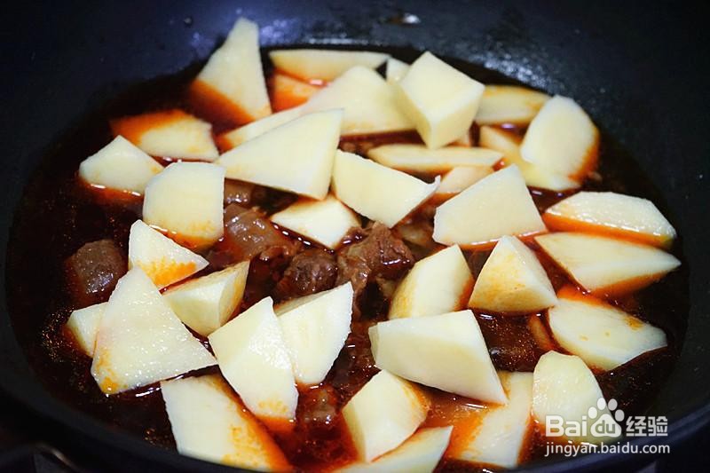 牛肉炖土豆的做法
