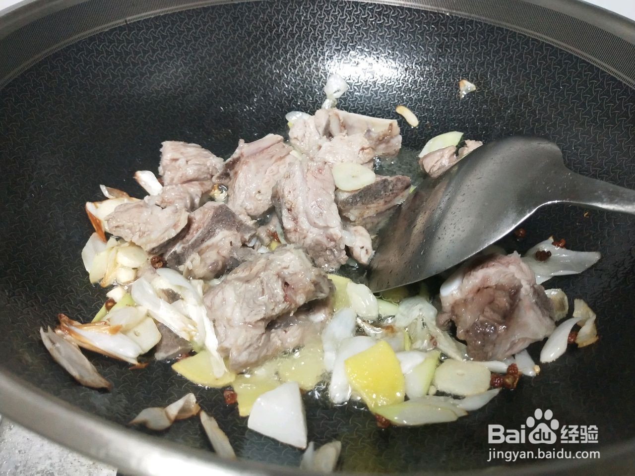 萝卜排骨汤的做法