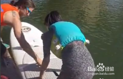 单人皮划艇怎么控制方向