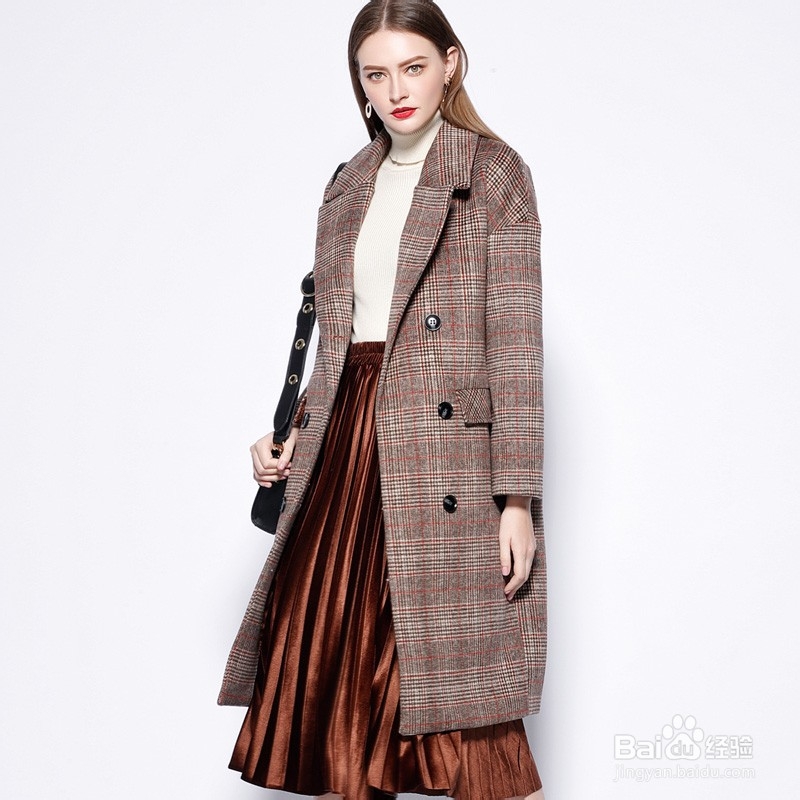 格纹大衣如何搭配裙子比较好看