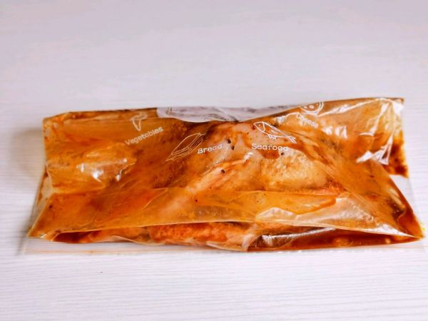 黑胡椒辣酱烤乳鸽