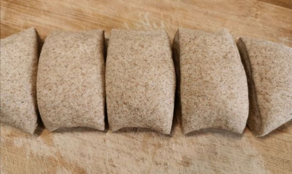 烤黑麦发面饼夹奥尔良鸡腿