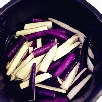 家常菜：茄子烧鸡丁