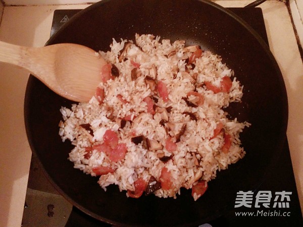 腊肠香菇炒饭