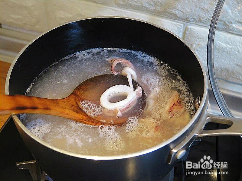 如何做出家常菜系列之凉拌柠香鱿鱼